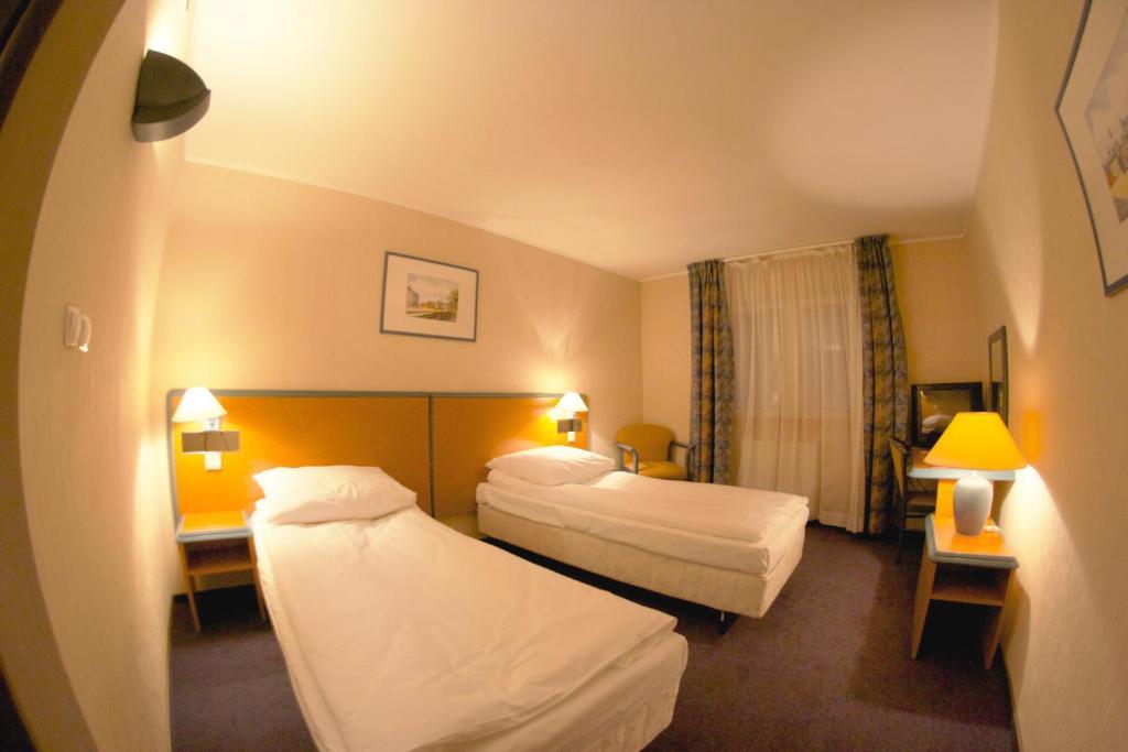 Hotel TenisHouse Marki  Zimmer foto